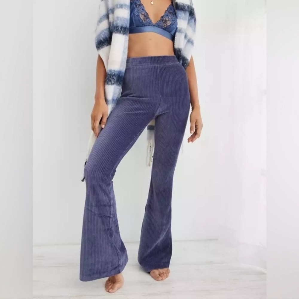 Aerie ribbed velour flared highwaist pants